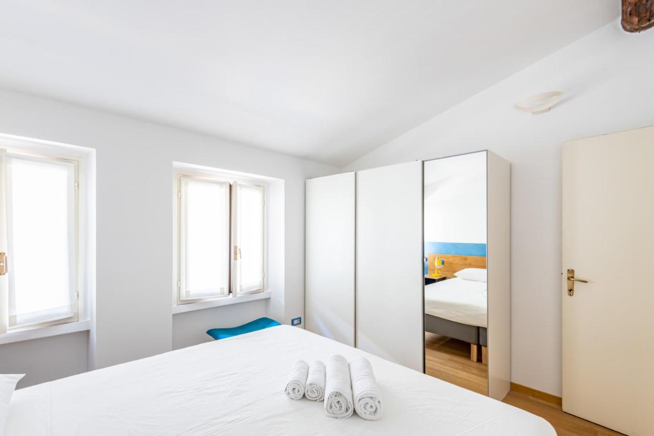 Easylife - Romantico Appartamento Sulla Darsena Milán Exterior foto