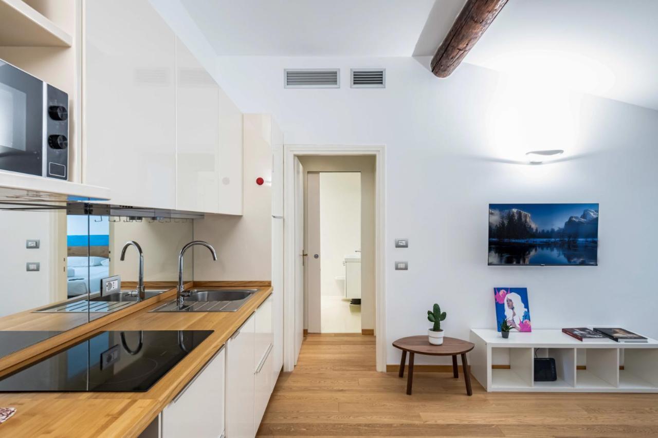 Easylife - Romantico Appartamento Sulla Darsena Milán Exterior foto