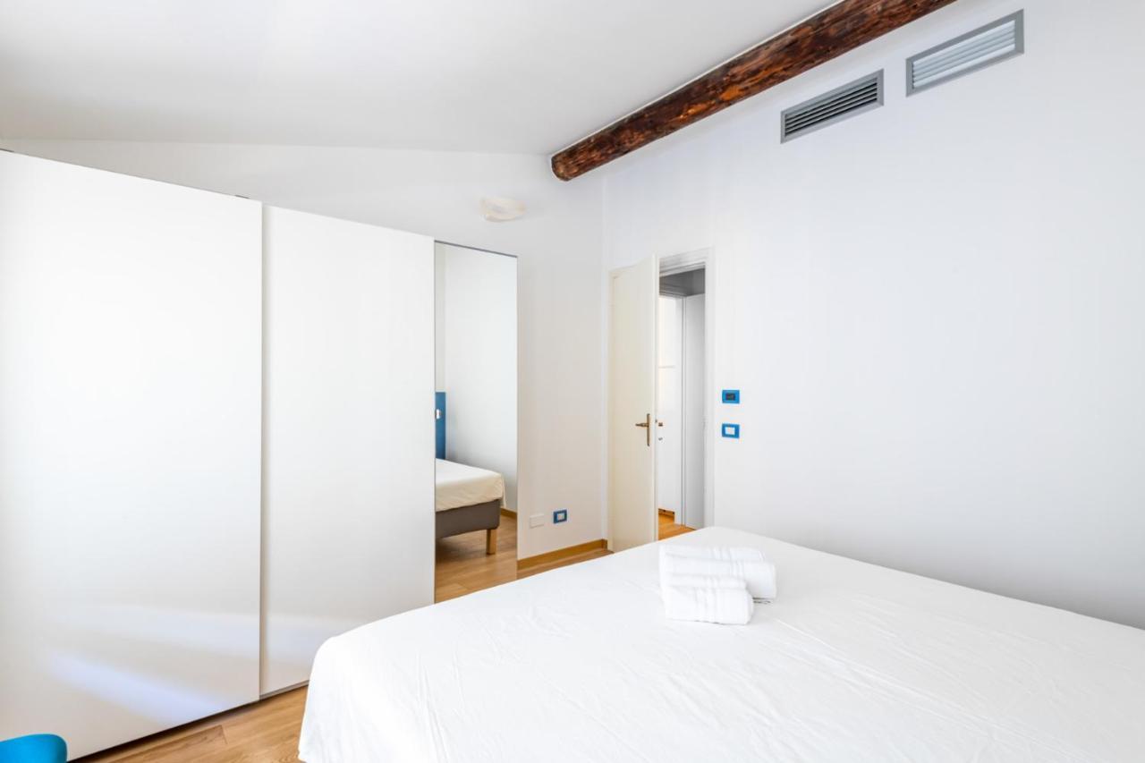 Easylife - Romantico Appartamento Sulla Darsena Milán Exterior foto